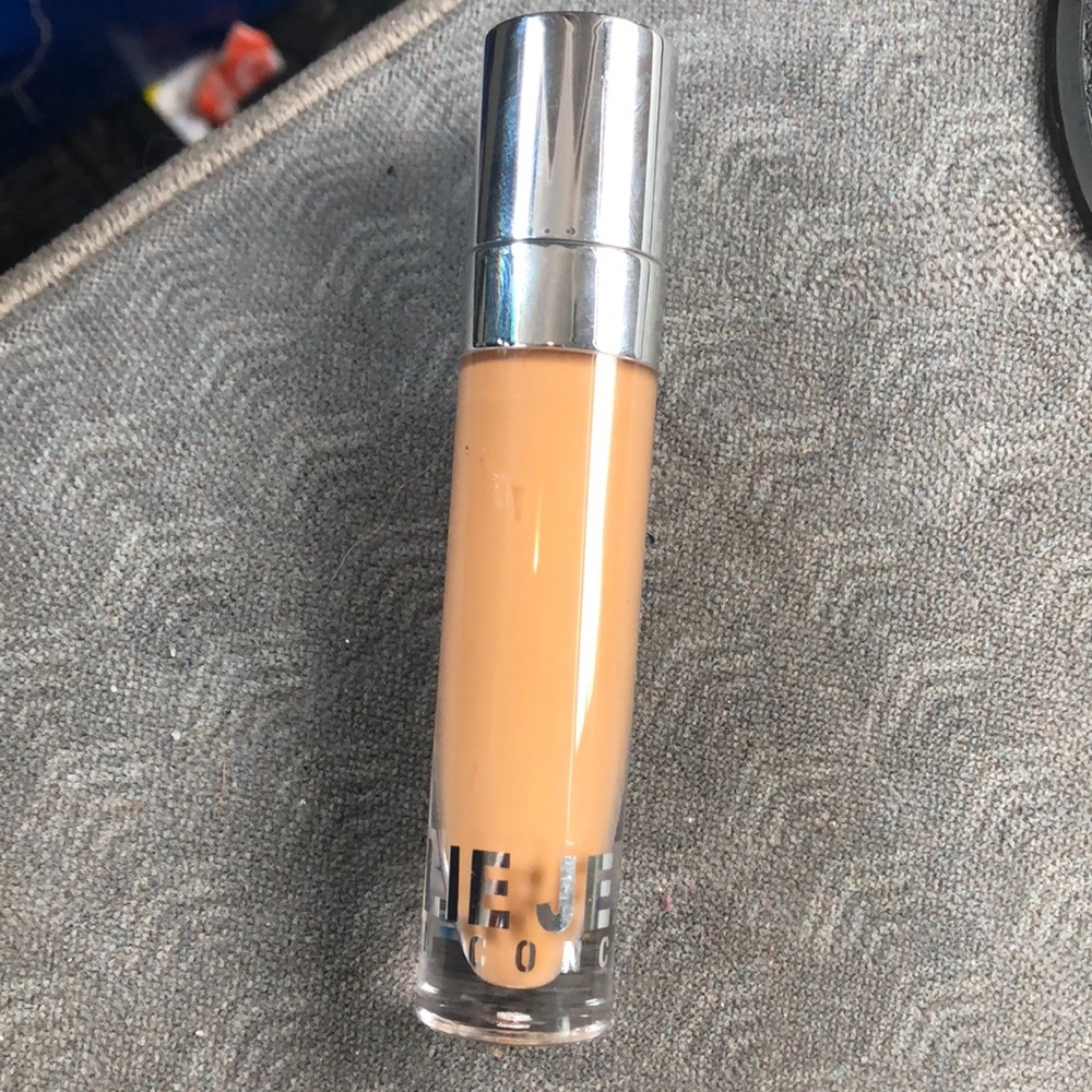 KYLIE CONCEALER